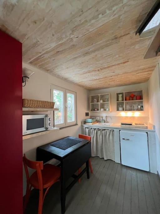 Eco-Chic Retreat: Countryside Oasis Near Florence Pozzolatico Bagian luar foto